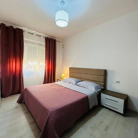 Grace'S Centre Apartment Shkodër エクステリア 写真